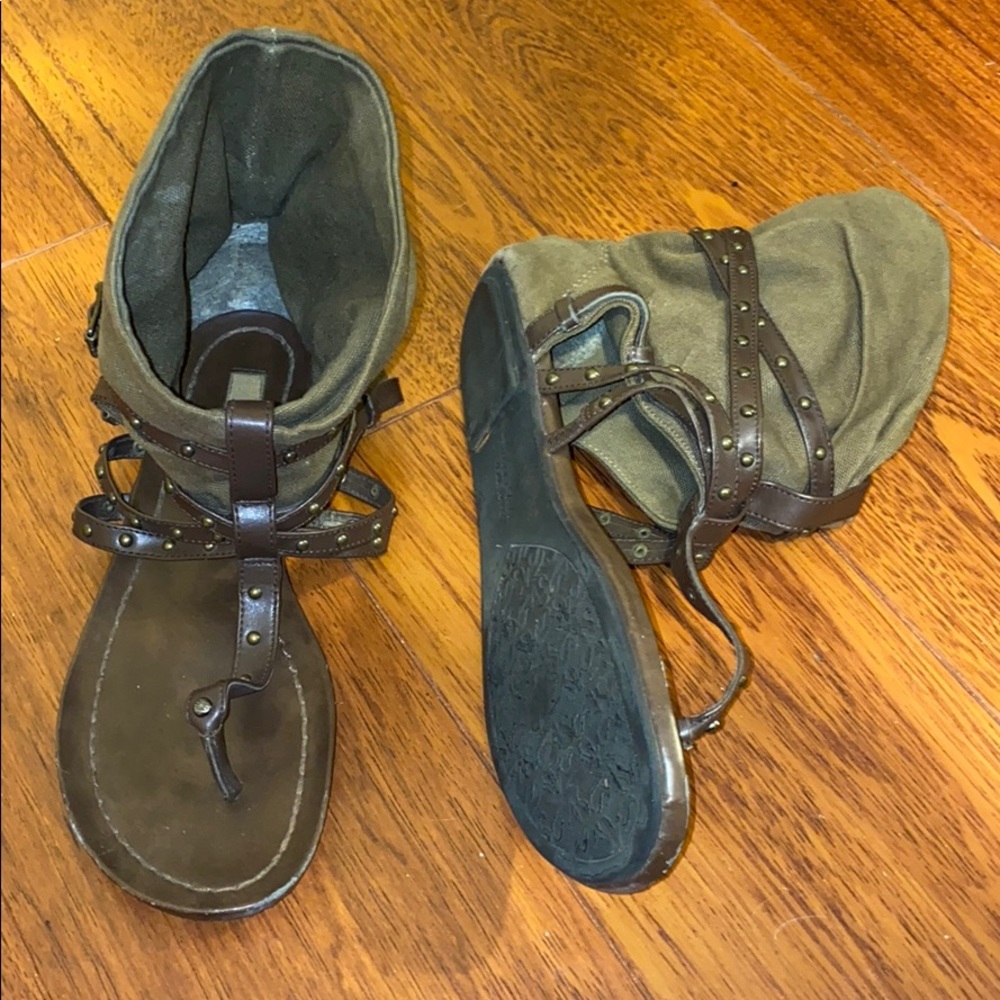 Simply Vera- Vera Wang sandals